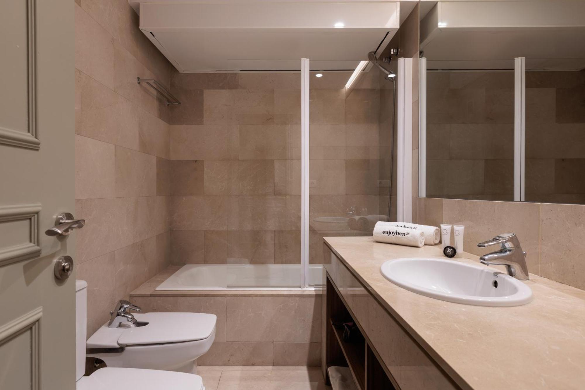 Passeig De Gracia By Enjoybcn Apartment บาร์เซโลนา ภายนอก รูปภาพ